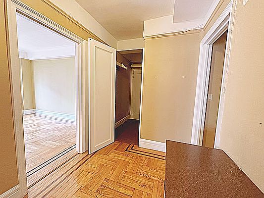 5th image of 235 W 76th St #14D