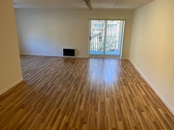 2nd image of 416C Benedict Ave