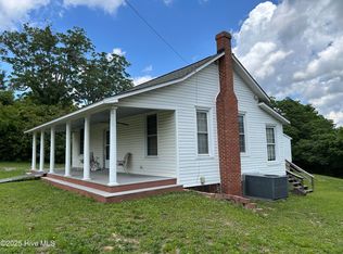 106 W Barrett St, Carthage, NC 28327