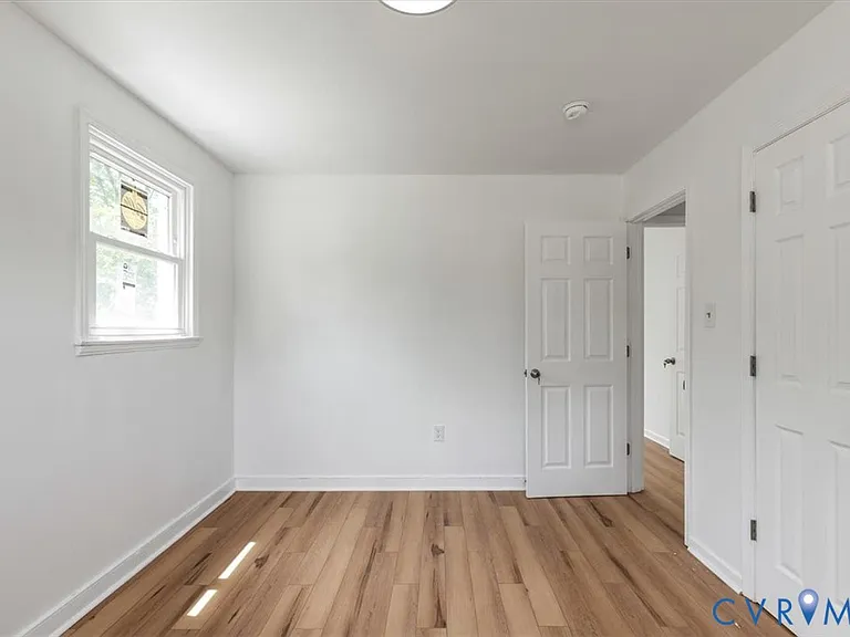 1806 Sussex St — Photo 38