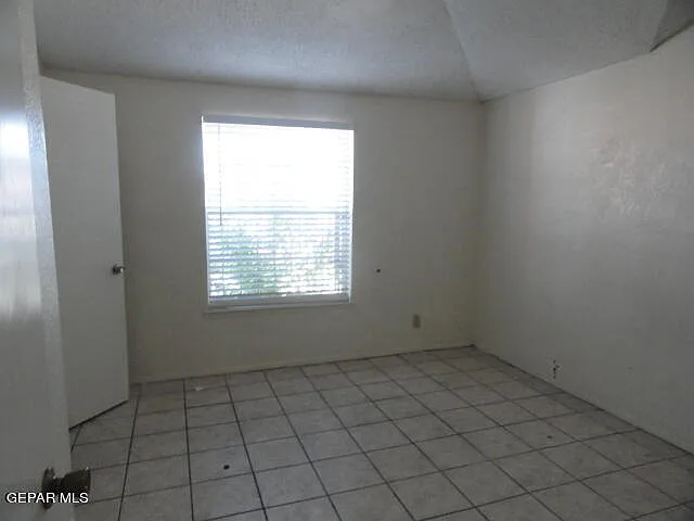 606 White Cliffs Dr #A — Photo 7