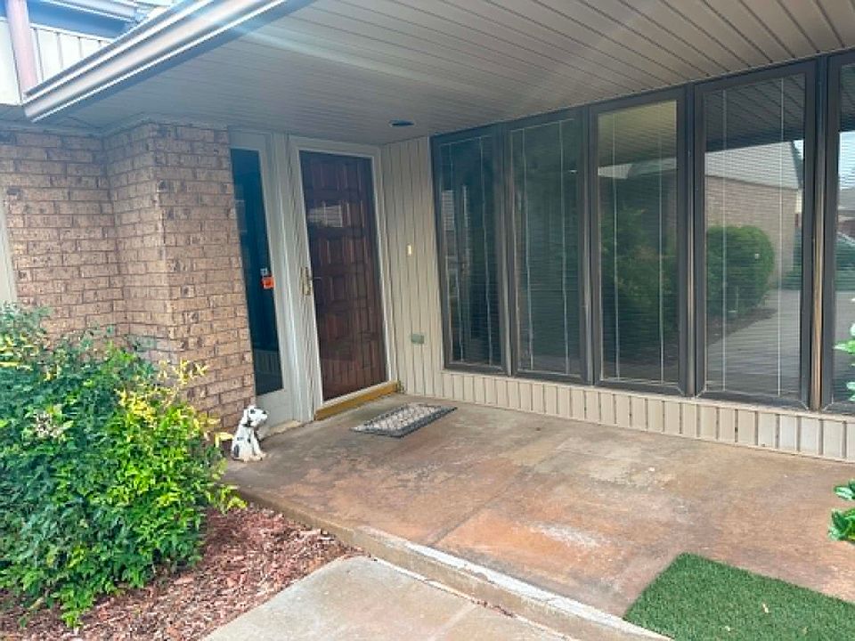 1st image of 2416 Brentford Pl