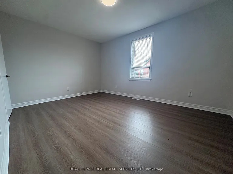 5 Henderson Ave — Photo 8