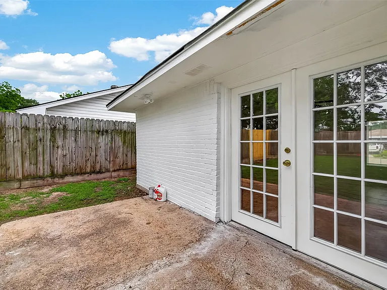 6311 Tall Willow Dr — Photo 33