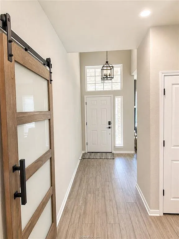 3 bed, 1878 sqft, $2,500 — Photo 2