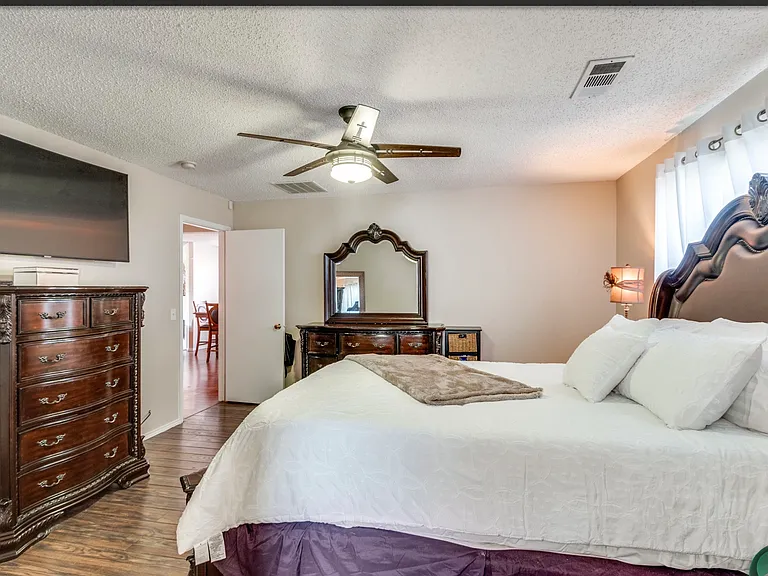 212 Prentice Dr — Photo 16
