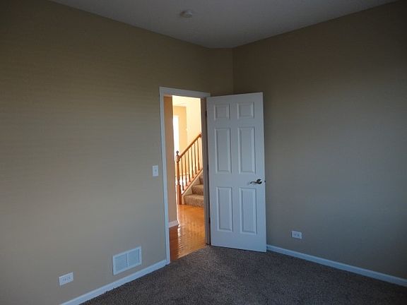 5th image of 900 Farmstead Ln