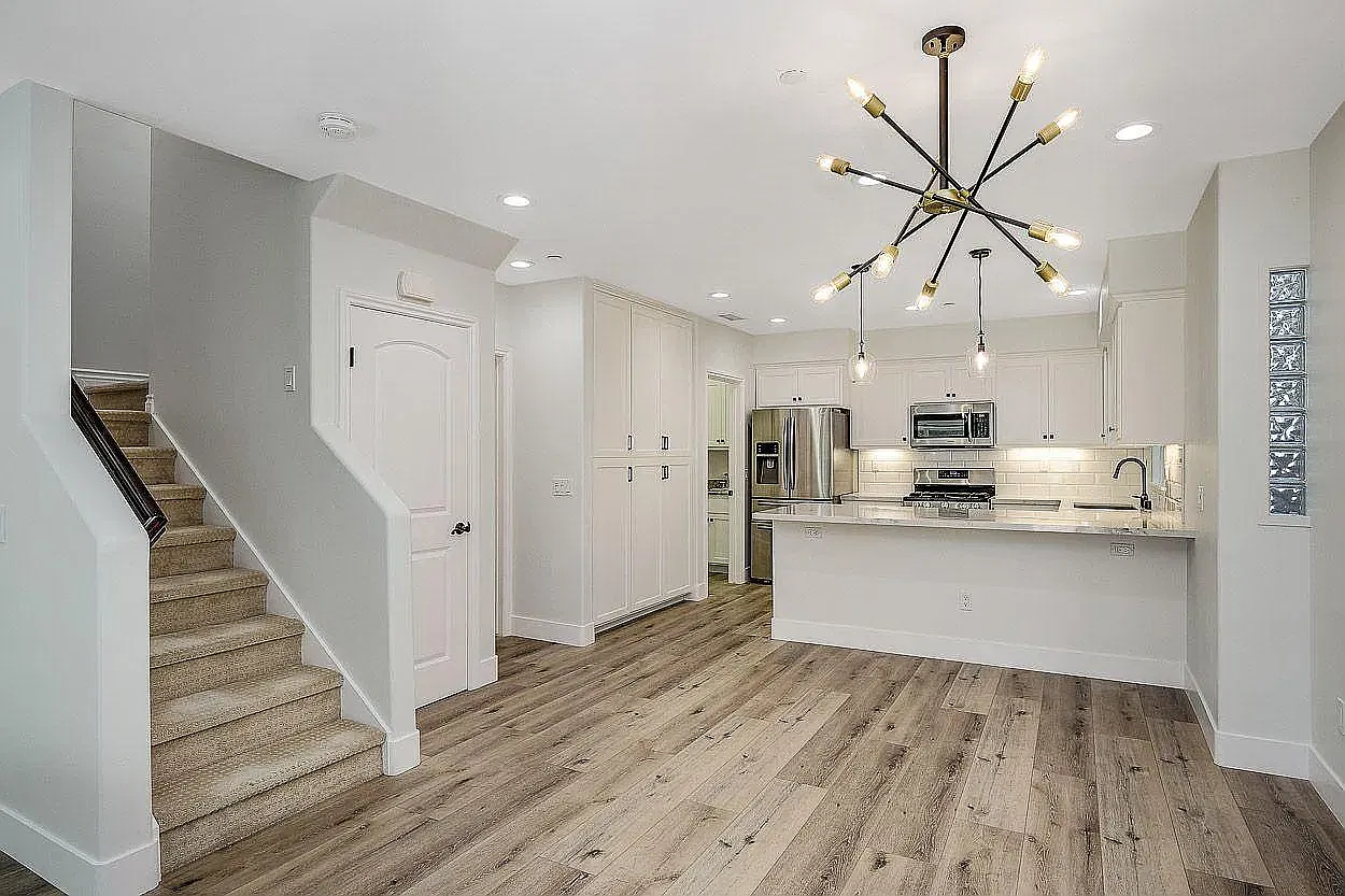 2 bed, 1500 sqft, $5,200 — Photo 1