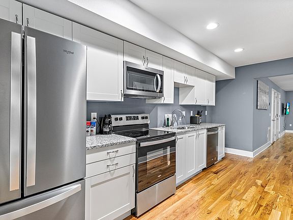 3rd image of 4043 Kenwood Ave N #2