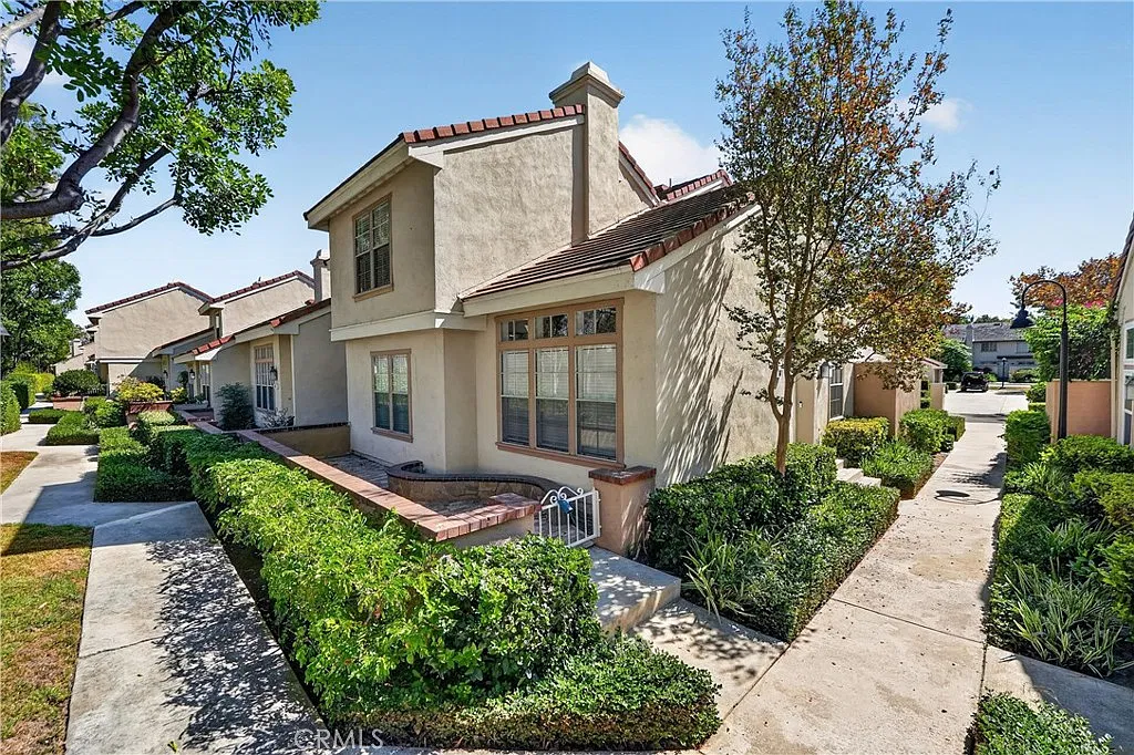 3 bed, 1524 sqft, $5,299 — Photo 1