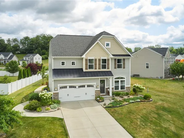 2747 Compass Point Dr, Uniontown, OH 44685