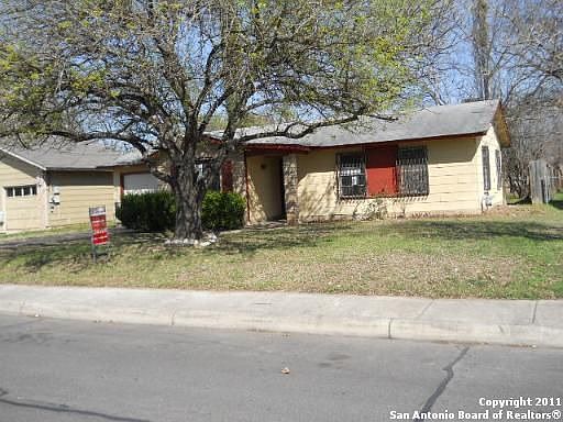1st image of 2734 Irwin Dr