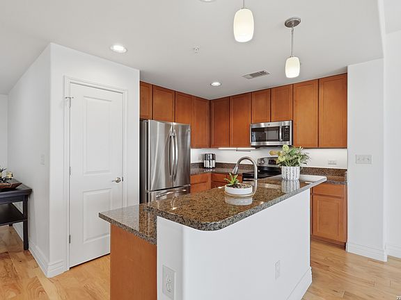 5th image of 215 CENTER ST APT 1805