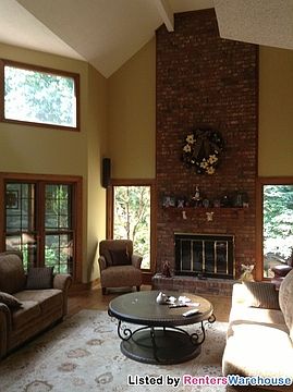 4th image of 2426 Sara Dr NE