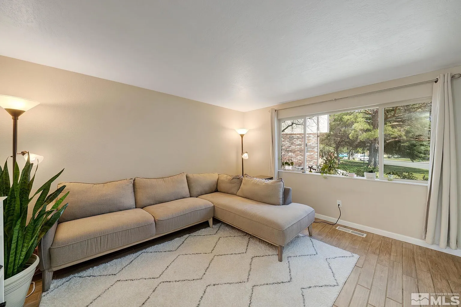 838 Travis Dr APT A photo 1