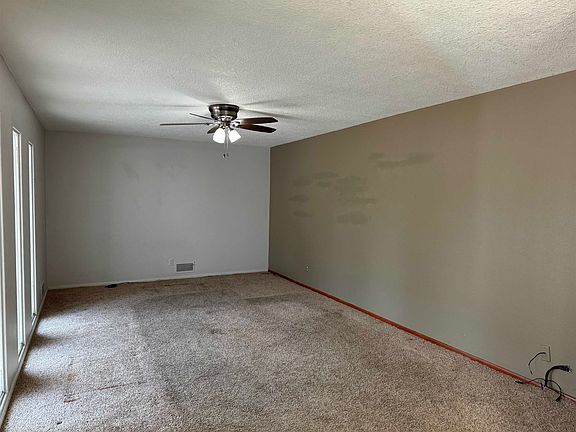 3rd image of 1511 W Philip Ave.
