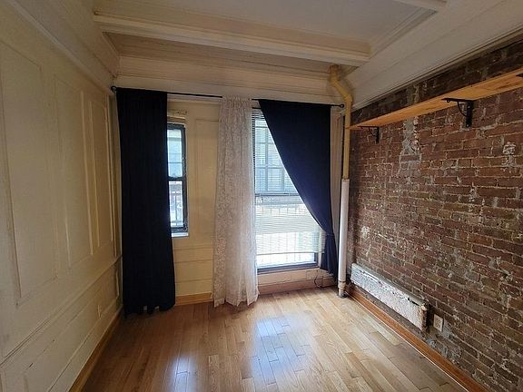 2nd image of 339 W 71st St APT 1