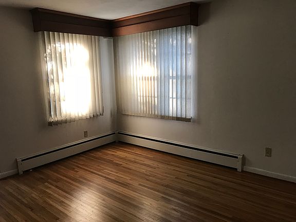 4th image of 3738 Windover Dr