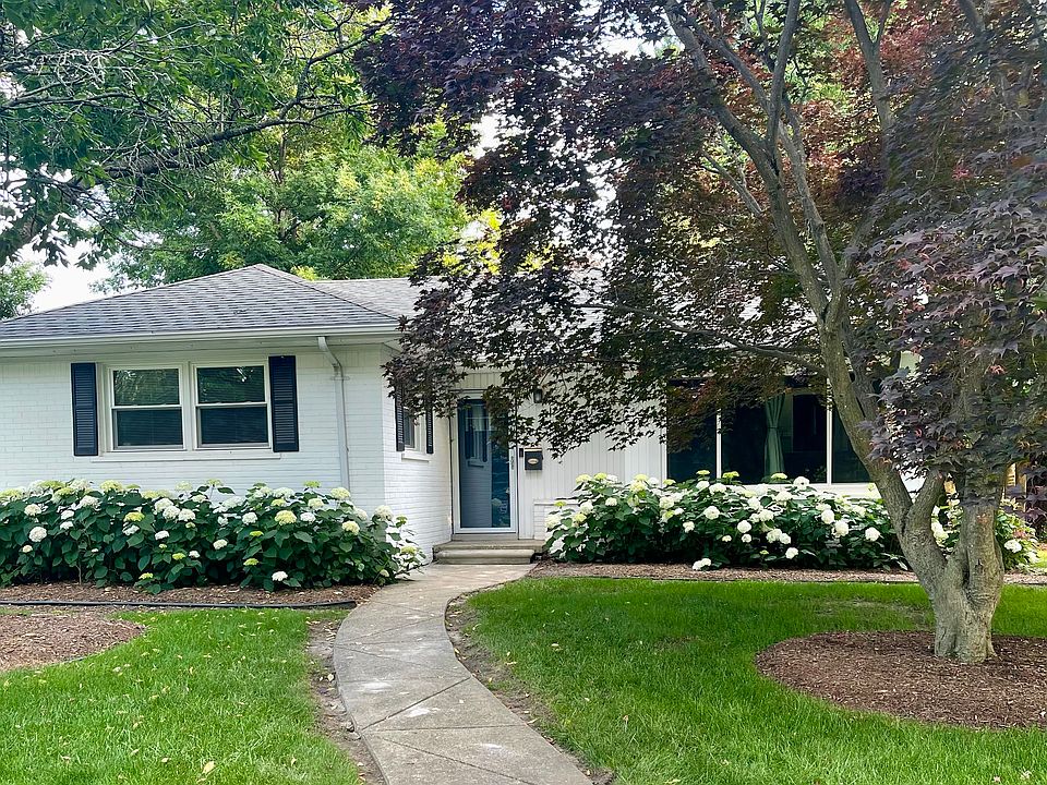 1st image of 15859 Buckingham Ave