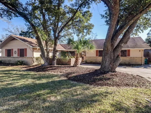 112 Driftwood Dr, Long Beach, MS 39560