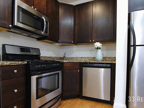 2nd image of 7360 N Hoyne Ave APT 3