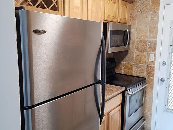 5th image of 11610 N Bayshore Dr APT 3H