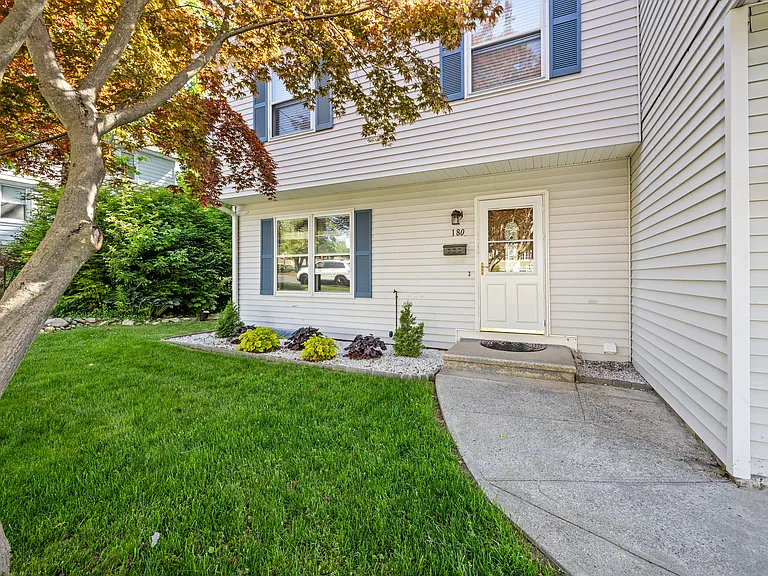 180 Gorman St — Photo 31