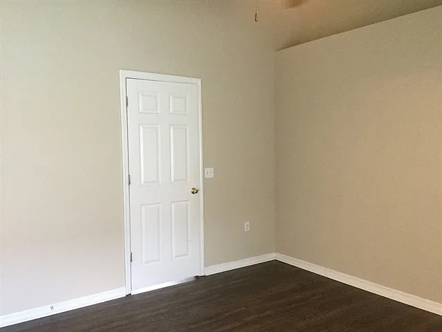 7861 Harbor Bend Cir — Photo 4