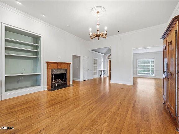 4th image of 105 Maimont Cir