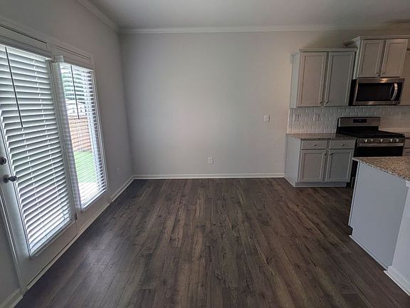 4th image of 2715 Piper Dr