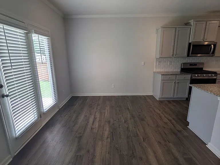 2715 Piper Dr — Photo 4