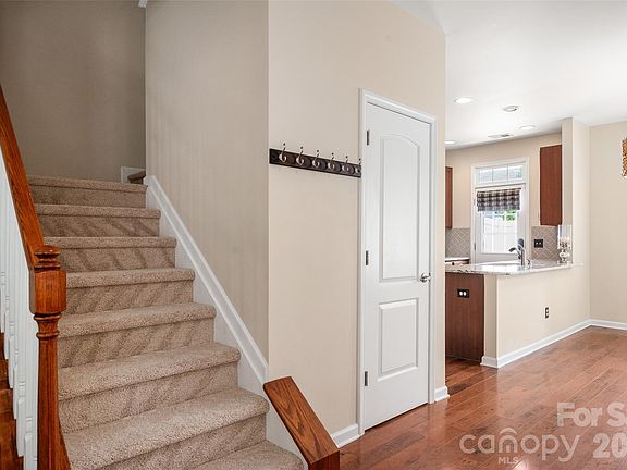 4th image of 11201 Cedar Walk Ln