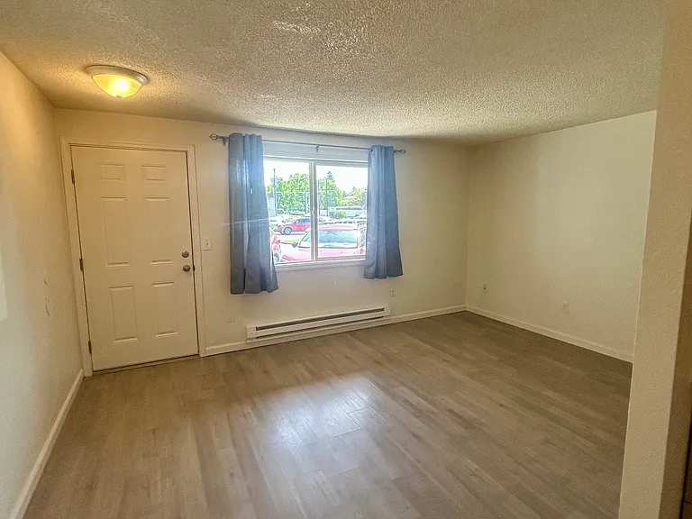6109 N Colton St #6 — Photo 6