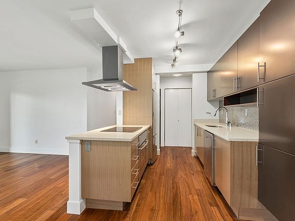 4th image of 500 5th Ave W Unit 402