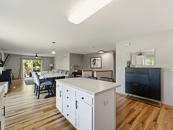 2nd image of 1080 SE Waco Pl