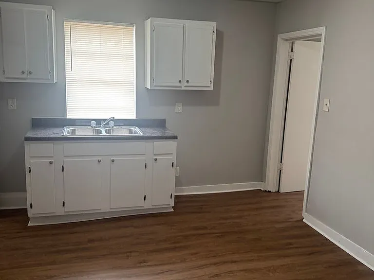 694 Hamilton St — Photo 5