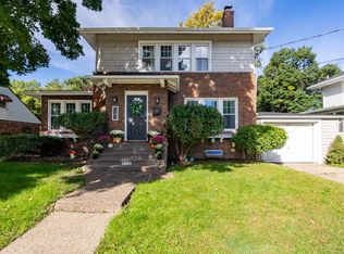 332 Forest Rd, Davenport, IA 52803