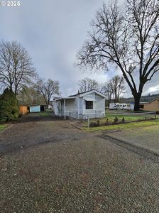 142 Charlene Ln, Tenmile, OR, 97481