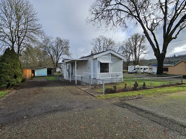 142 Charlene Ln, Tenmile, OR 97481