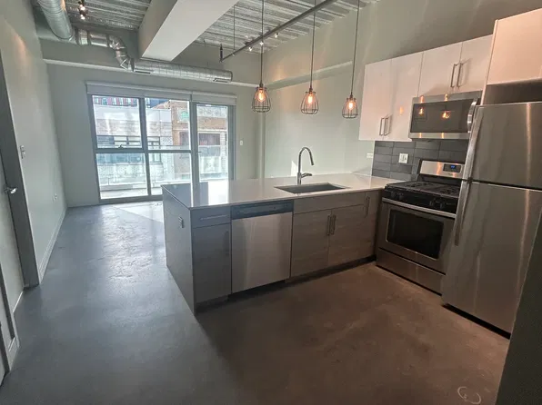 1255 N Milwaukee Ave #404, Chicago, IL 60622