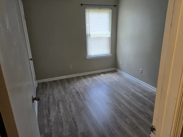 4692 Greenlaw Dr — Photo 13