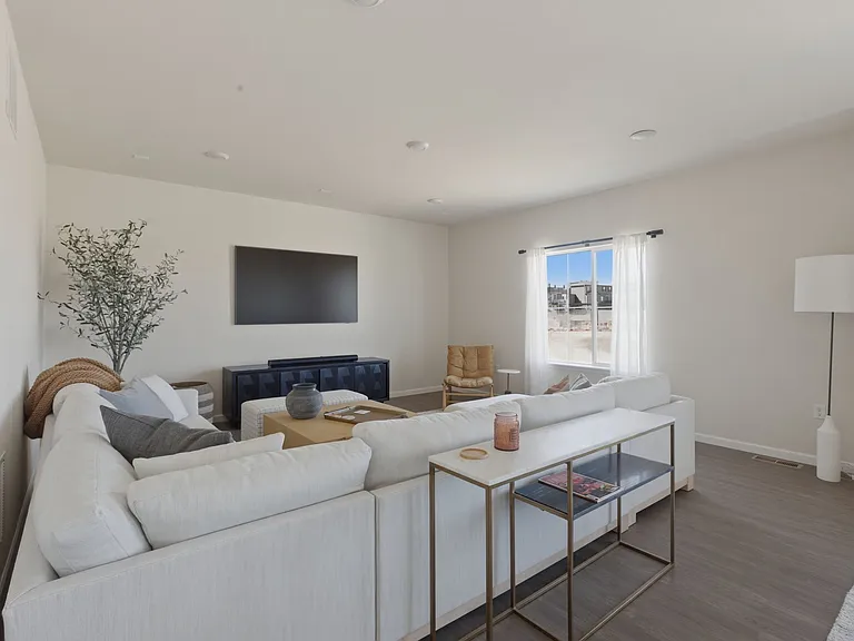 18035 Herrera Dr — Photo 7