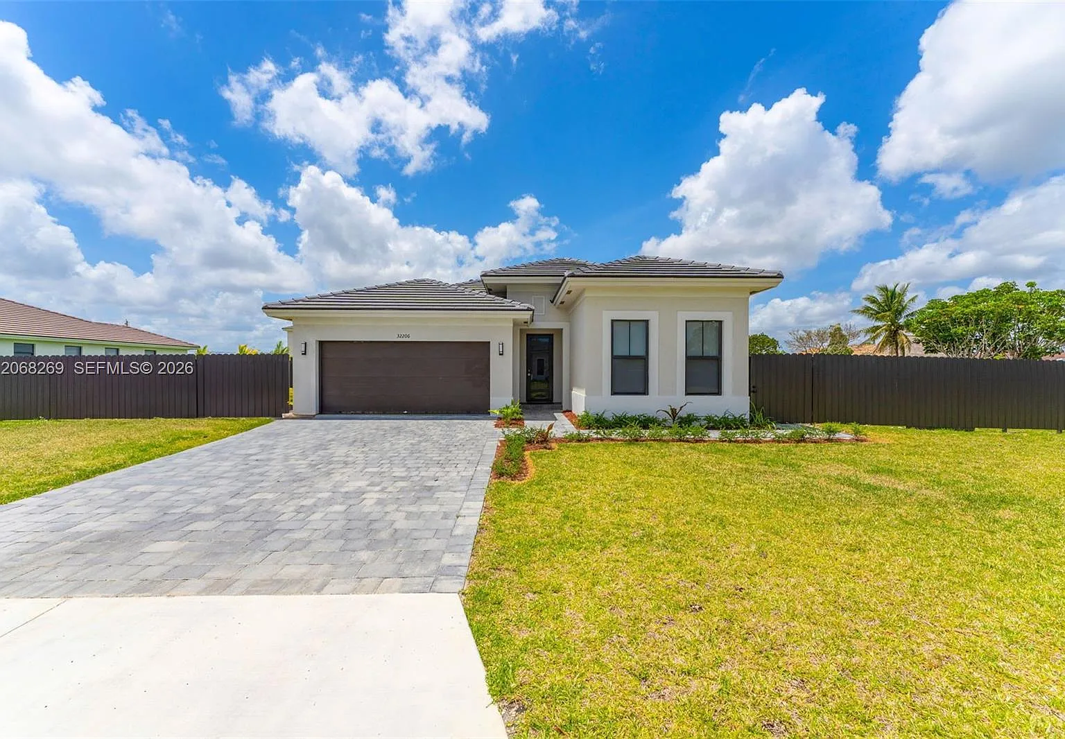1 bed, 1.0 bath, 800 sqft, $2,000 — Photo 1
