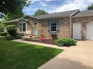 10201 Hickory Rd, Tremont, IL 61568