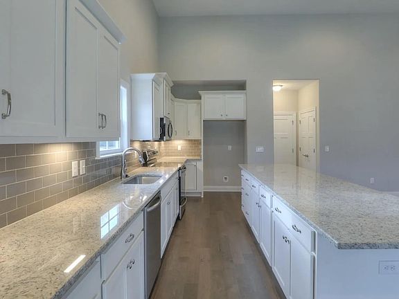 5th image of 416 Beulah Rose Dr
