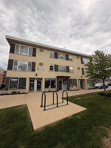 910 Curtiss St Photo 1