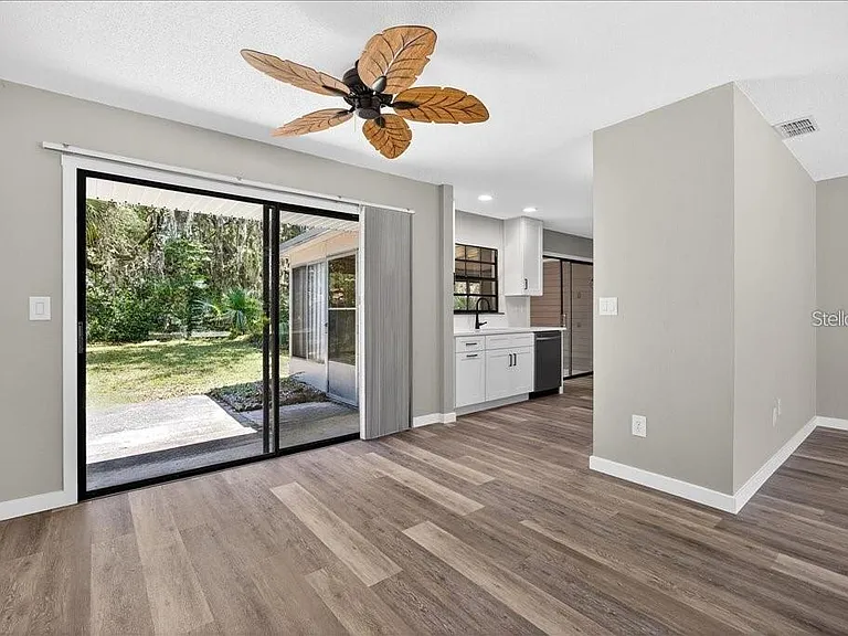 8 Blare Dr — Photo 5