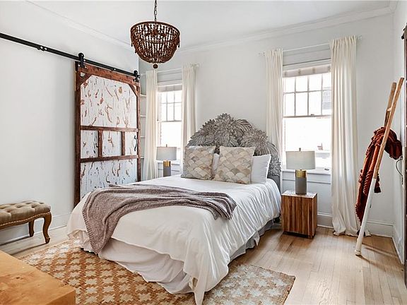 2nd image of 426 9th St NE #1