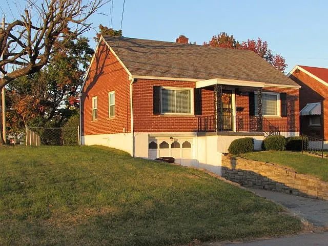 2 Janet Dr photo 1
