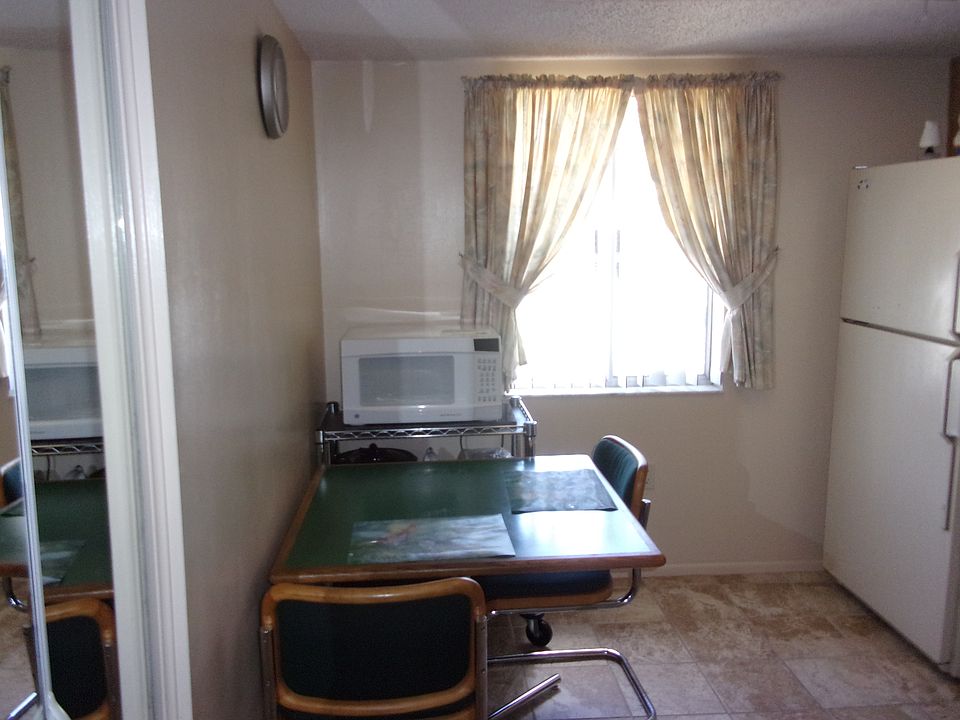 Kitchen table_08152019